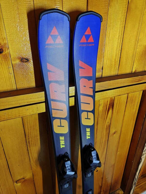 LYŽE FISCHER THE CURV JR 130CM --MODEL 2026--